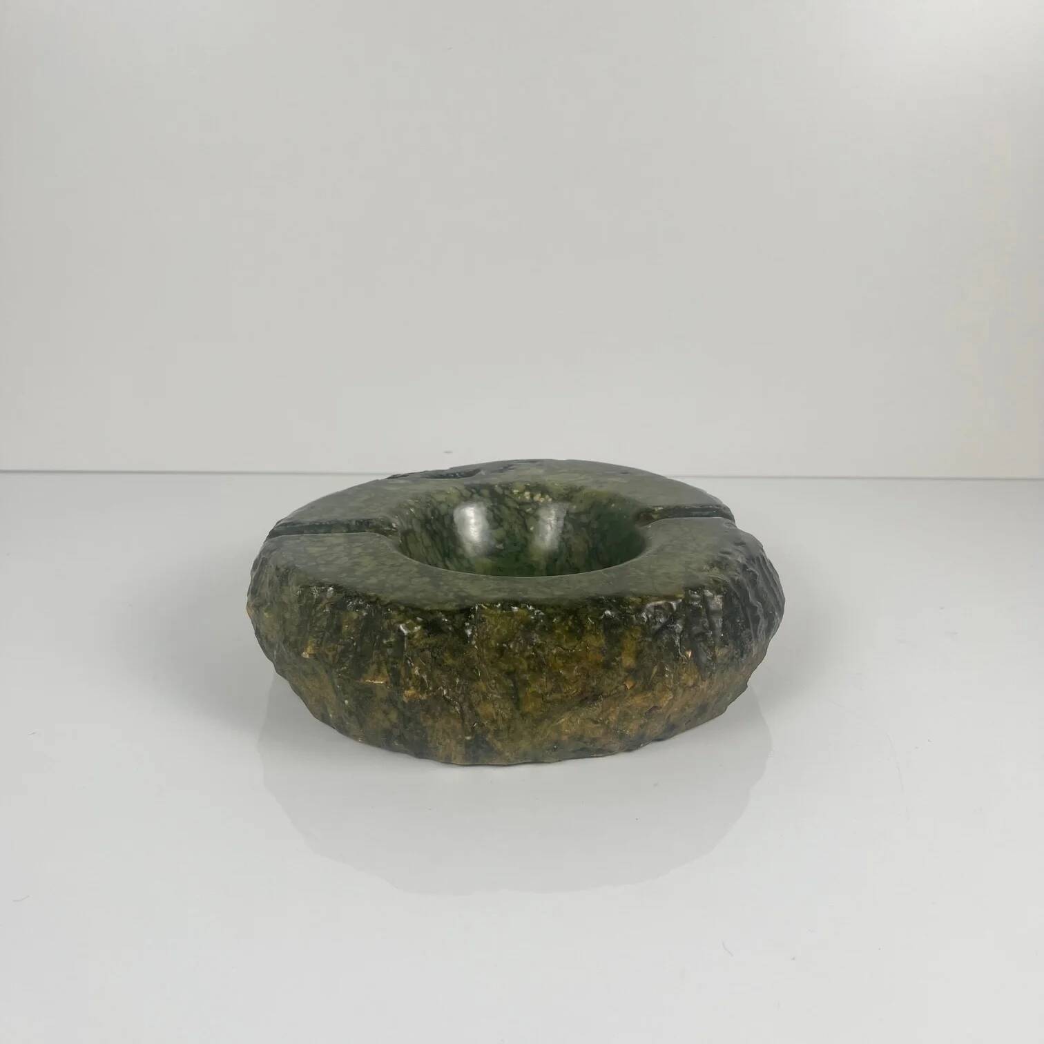 Impressive green alabaster ashtray, Italy, 1970.