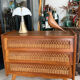 Commode en bois et rotin vintage pieds compas