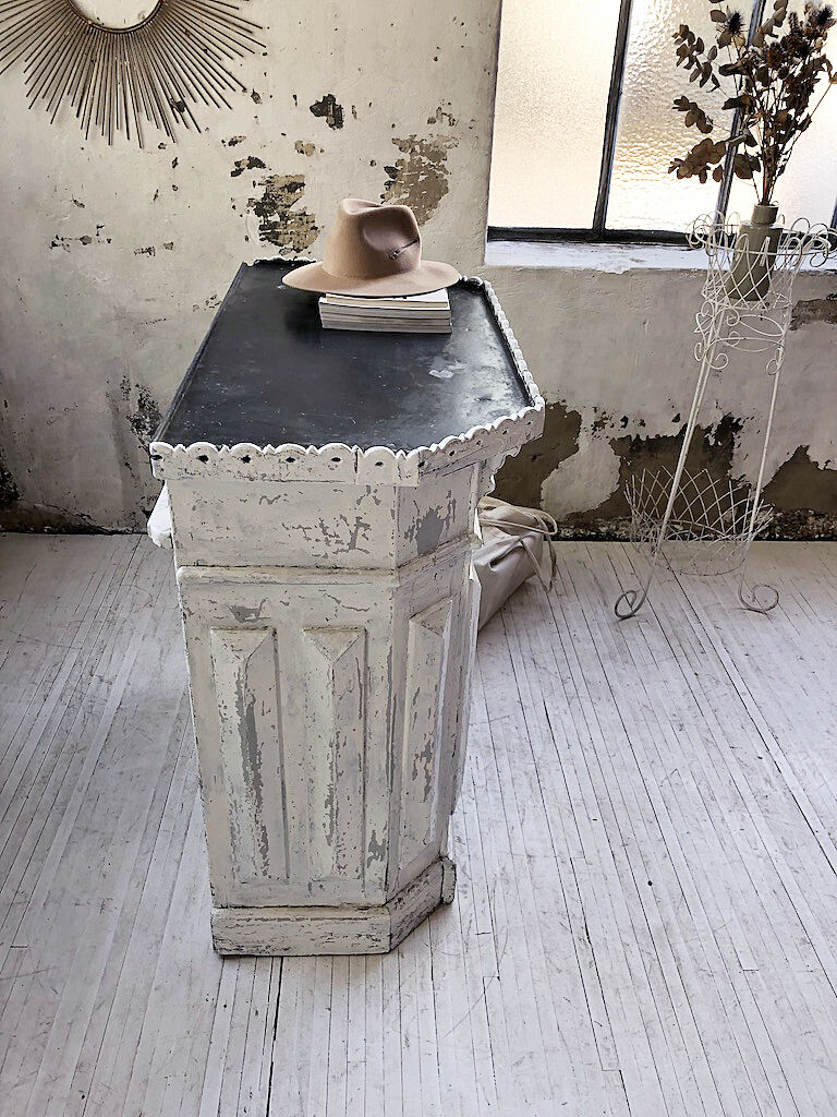White patina and zinc counter
