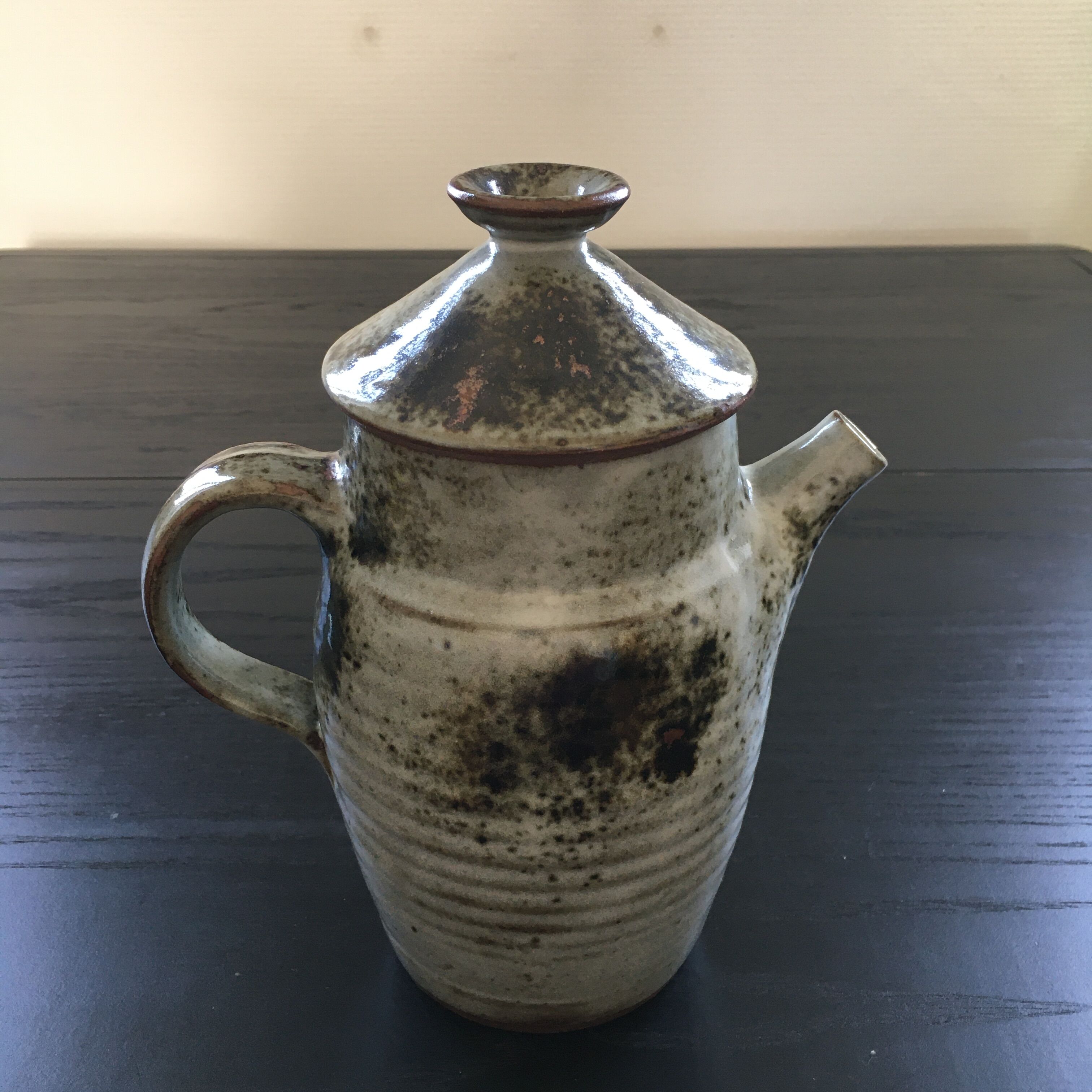 Morvan sandstone pitcher pot