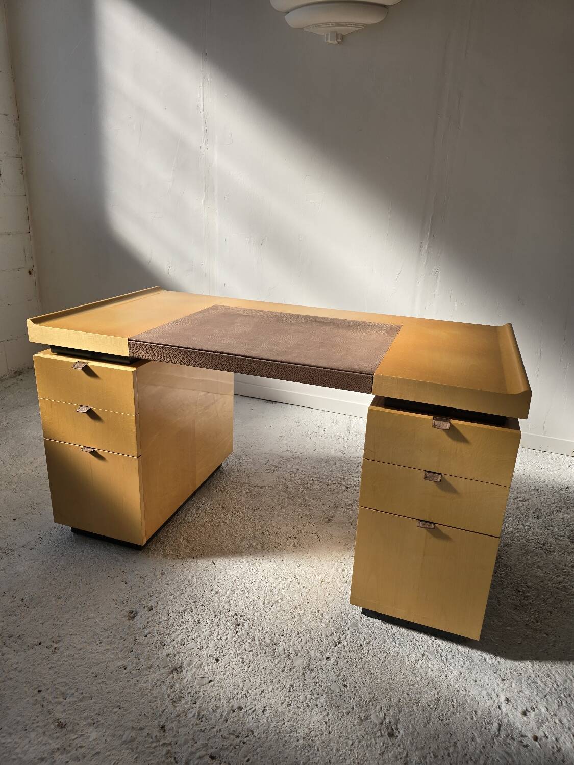 Hugues Chevalier "Princeton" desk – light maple & leather 1980's
