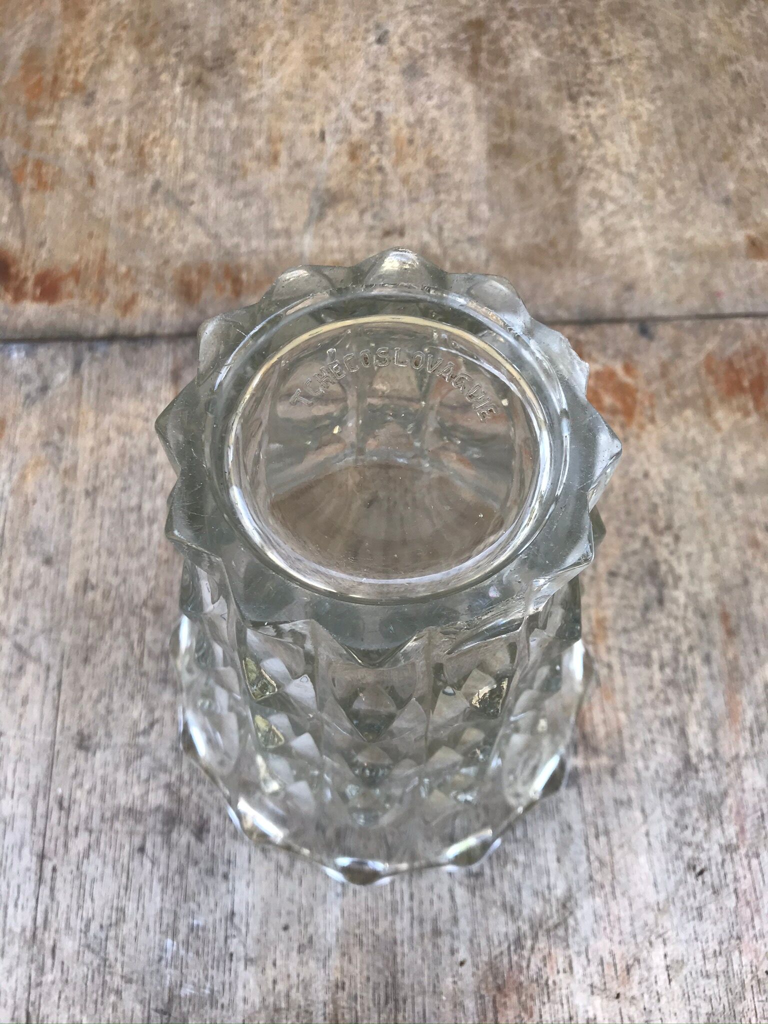 Vase en verre moulé made in Tchécoslovaquie années 70 vintage
