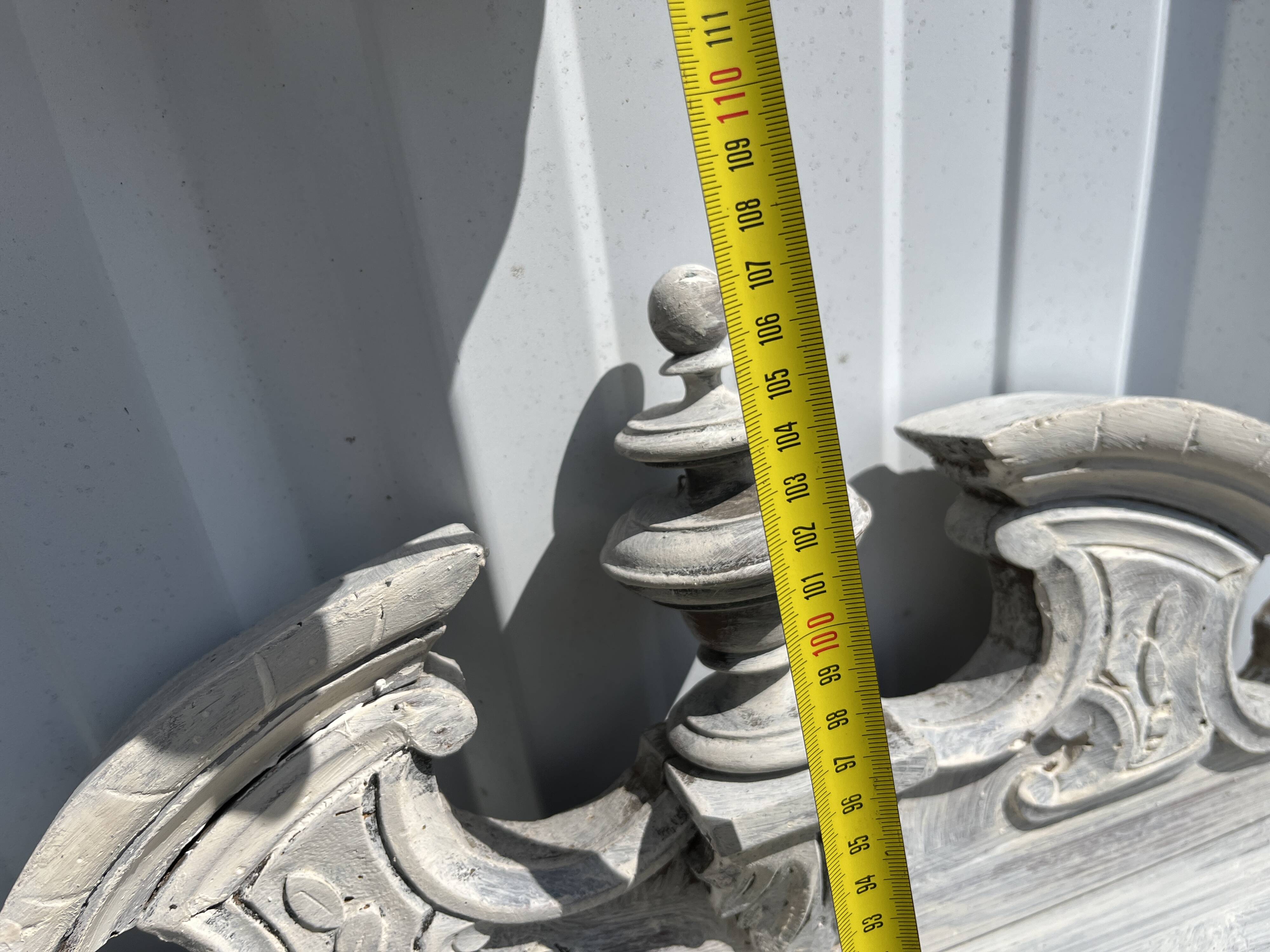 Large decorative mirror in carved wood with shabby patina