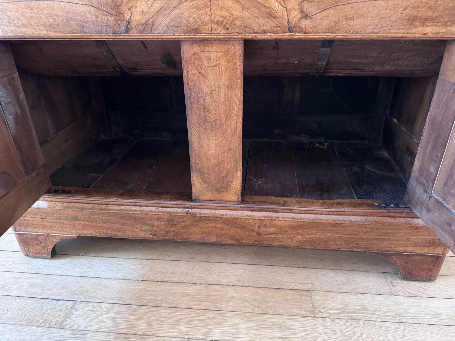 Old hay - farm chest