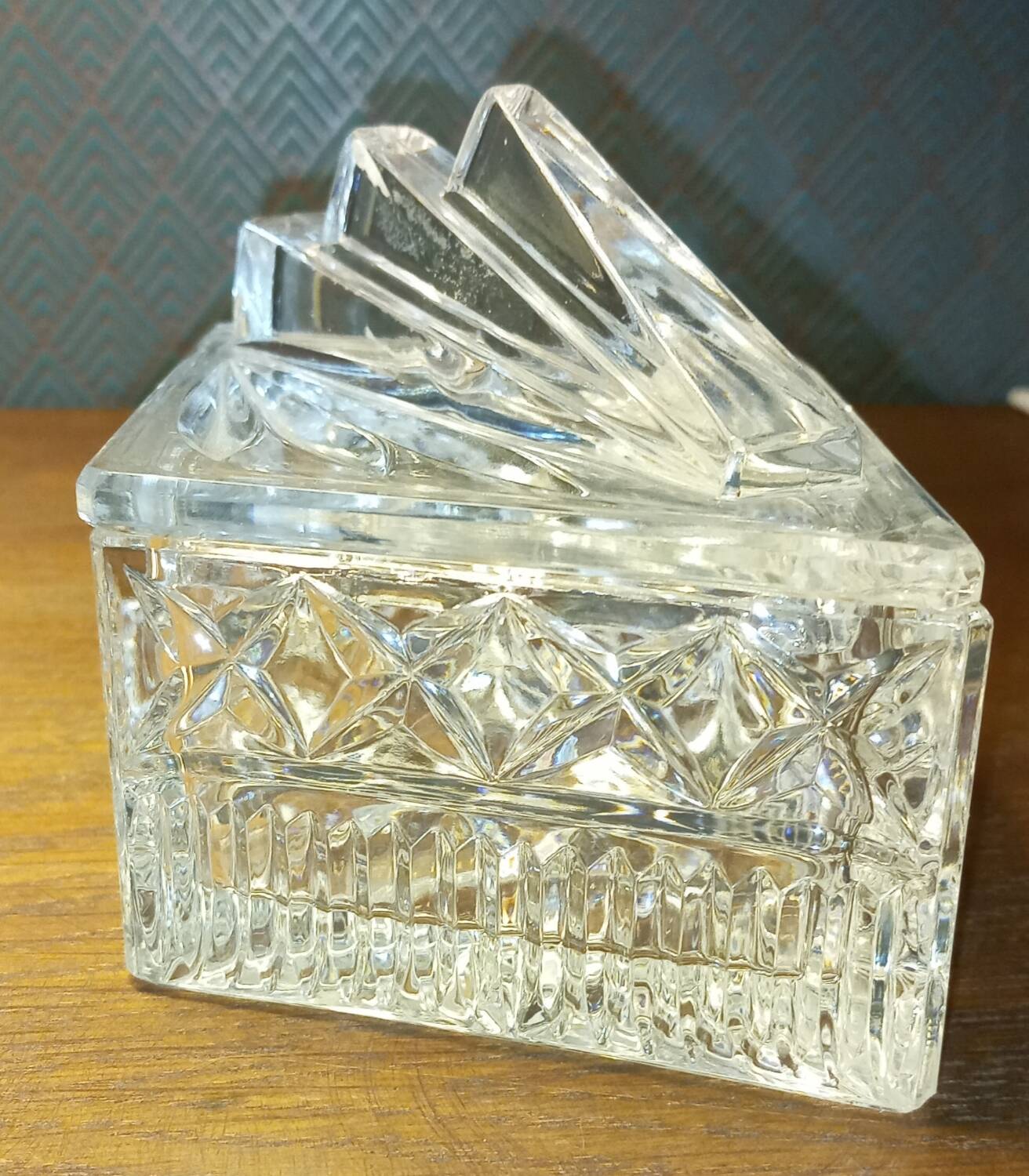 Crystal Bonbonnière