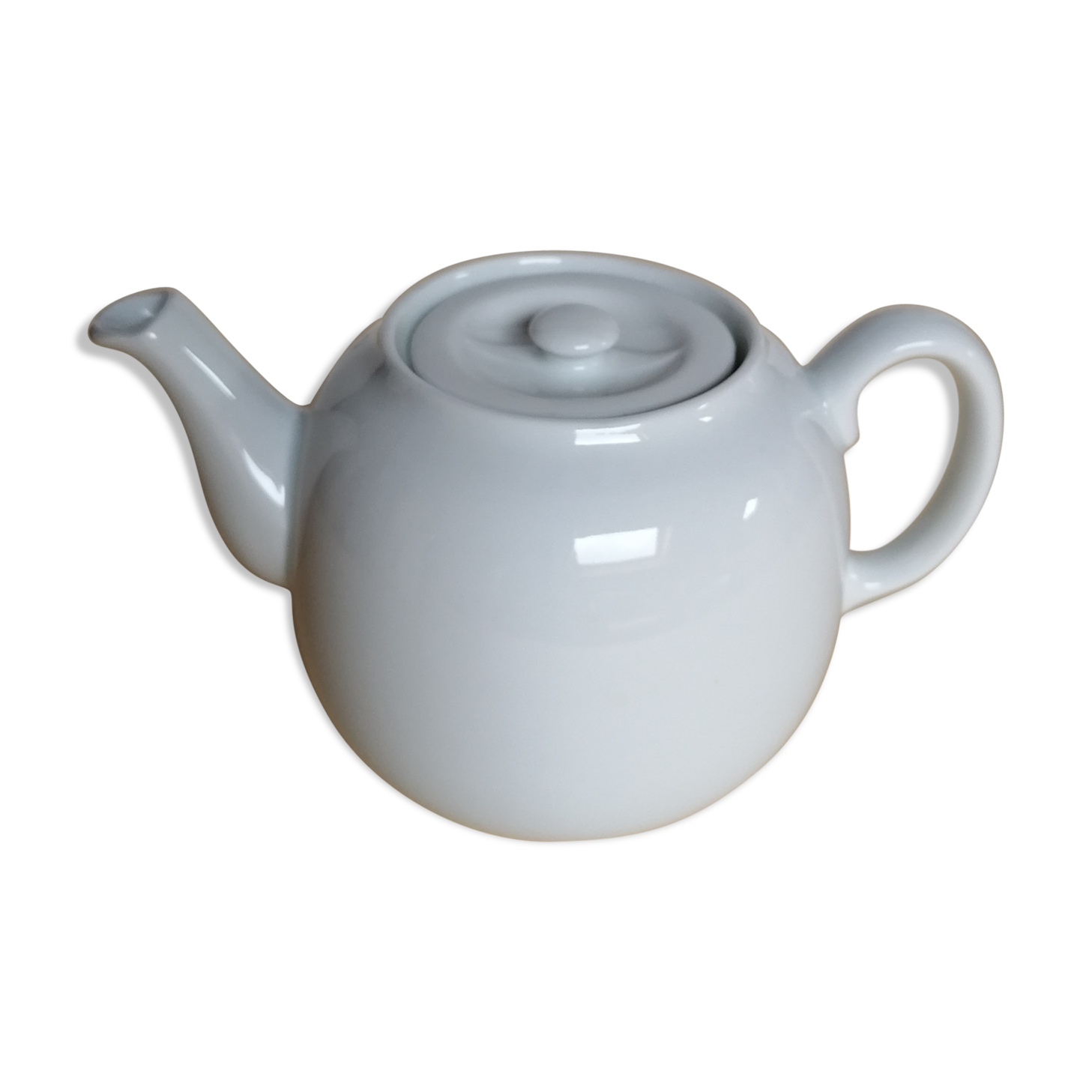 Old Pillivuyt teapot in white porcelain
