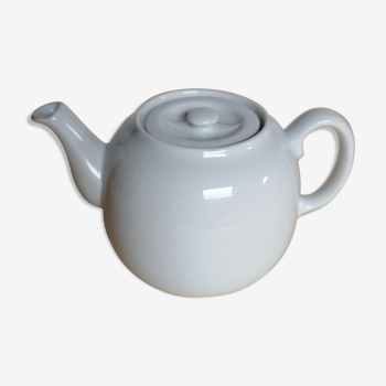 Old Pillivuyt teapot in white porcelain