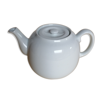 Old Pillivuyt teapot in white porcelain
