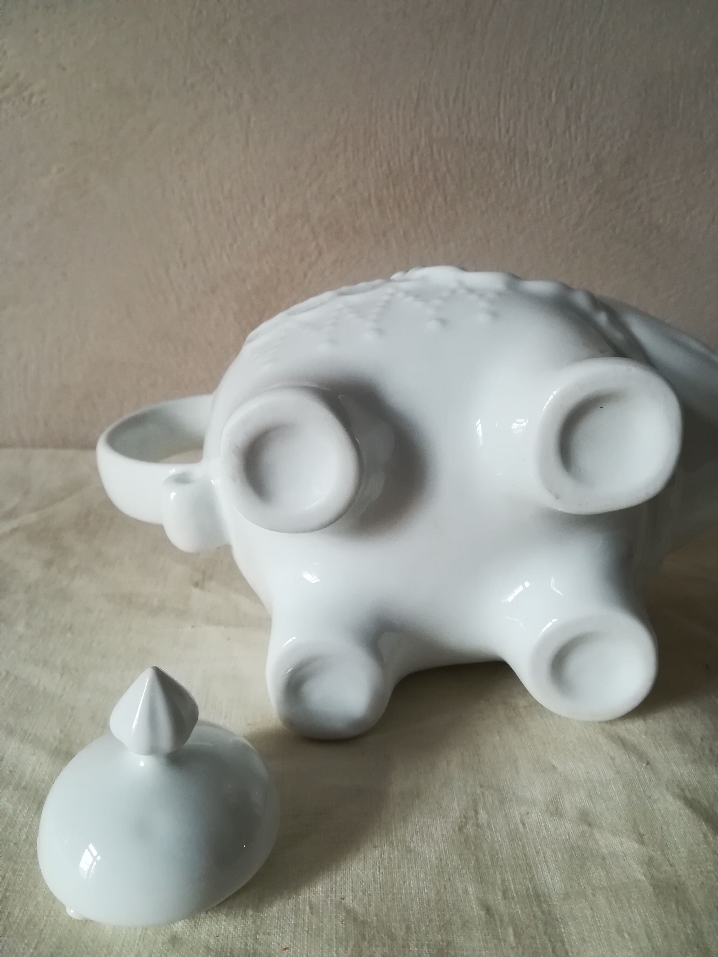 Porcelain Elephant-shaped teapot