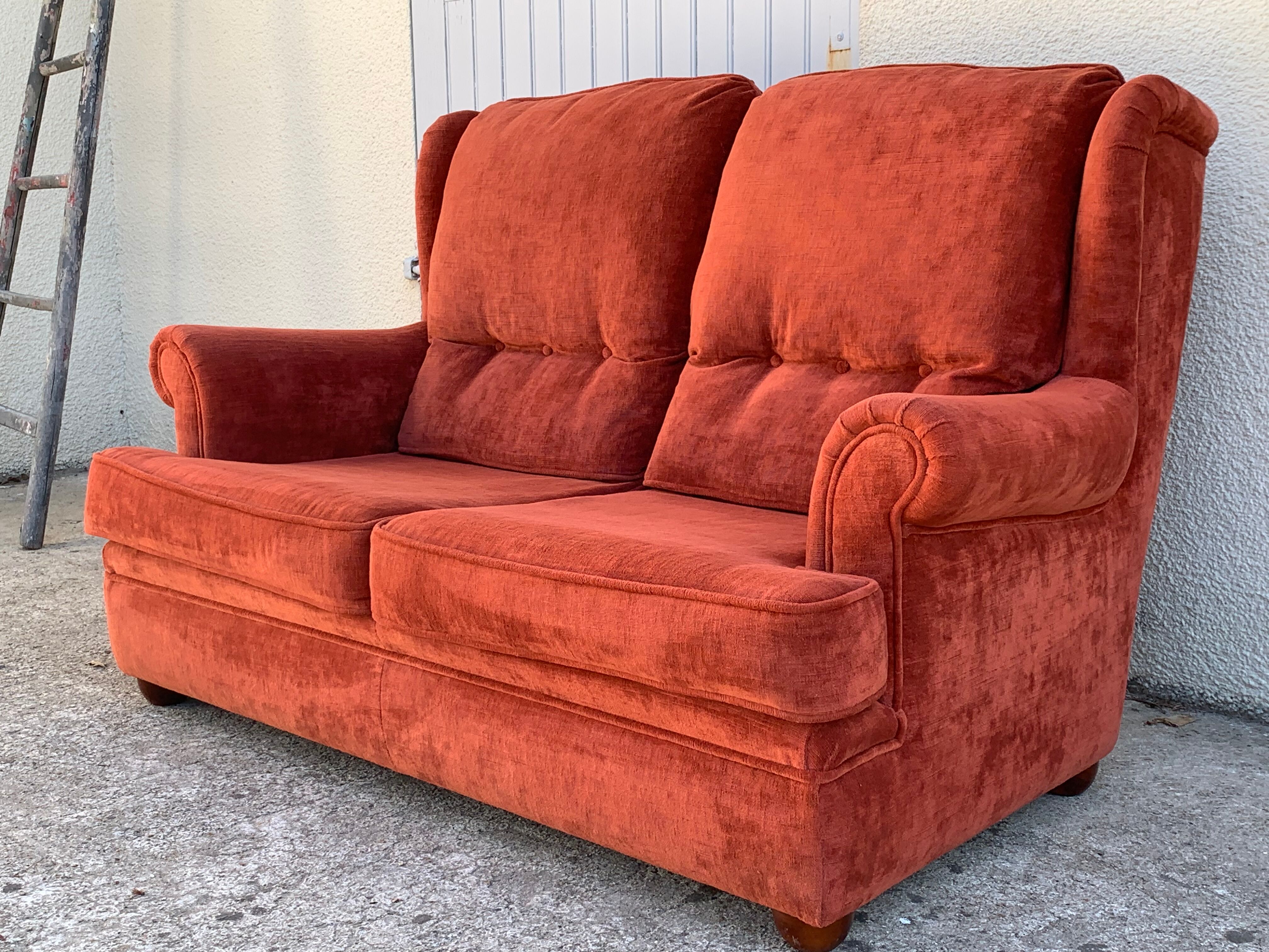 Coral velvet toad sofa