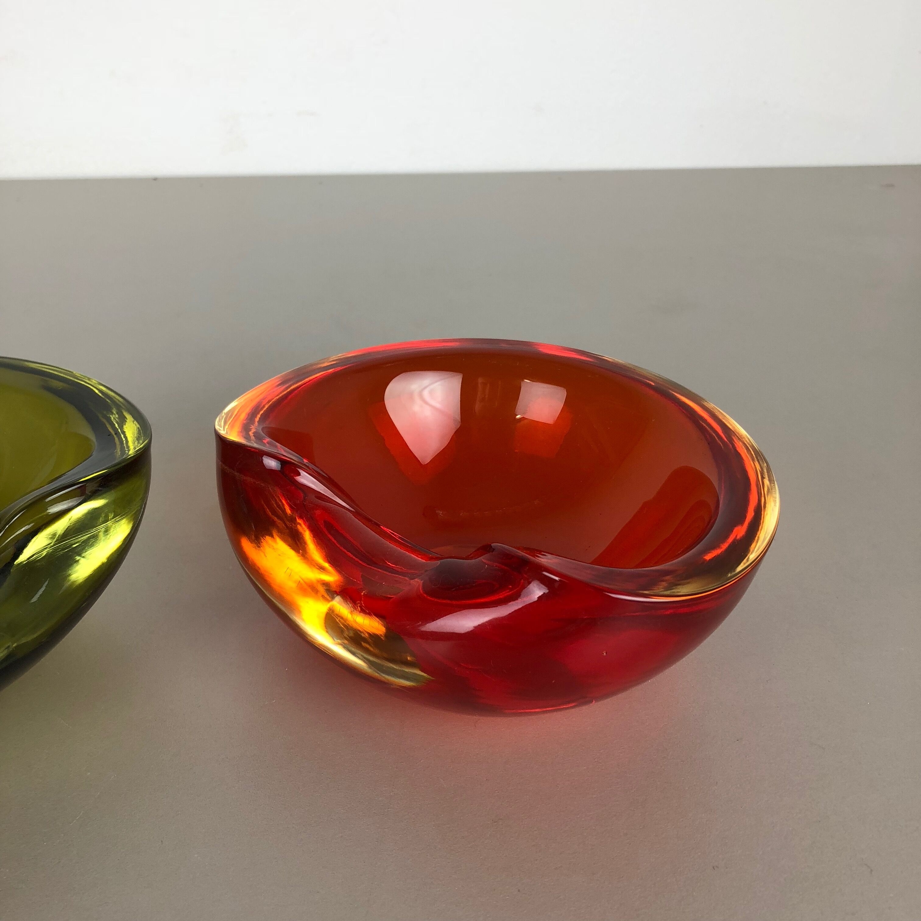 Murano Sommerso glass shell bowls Cenedese Vetri, 1960s