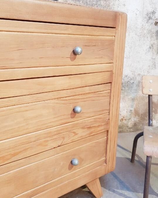 Vintage chest of drawers