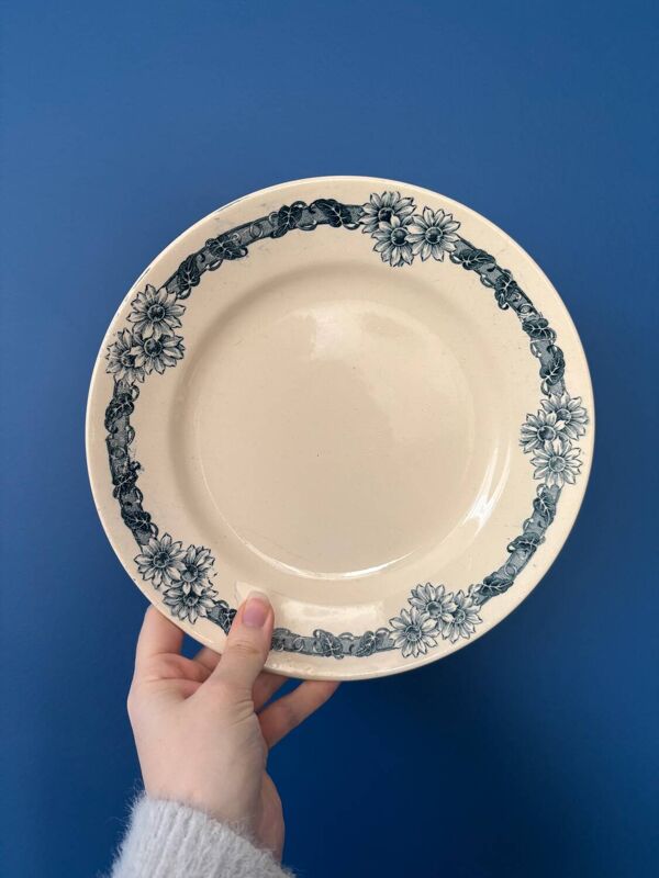 Lot de 8 assiettes plates terre de fer bleu Longchamp modèle Denise