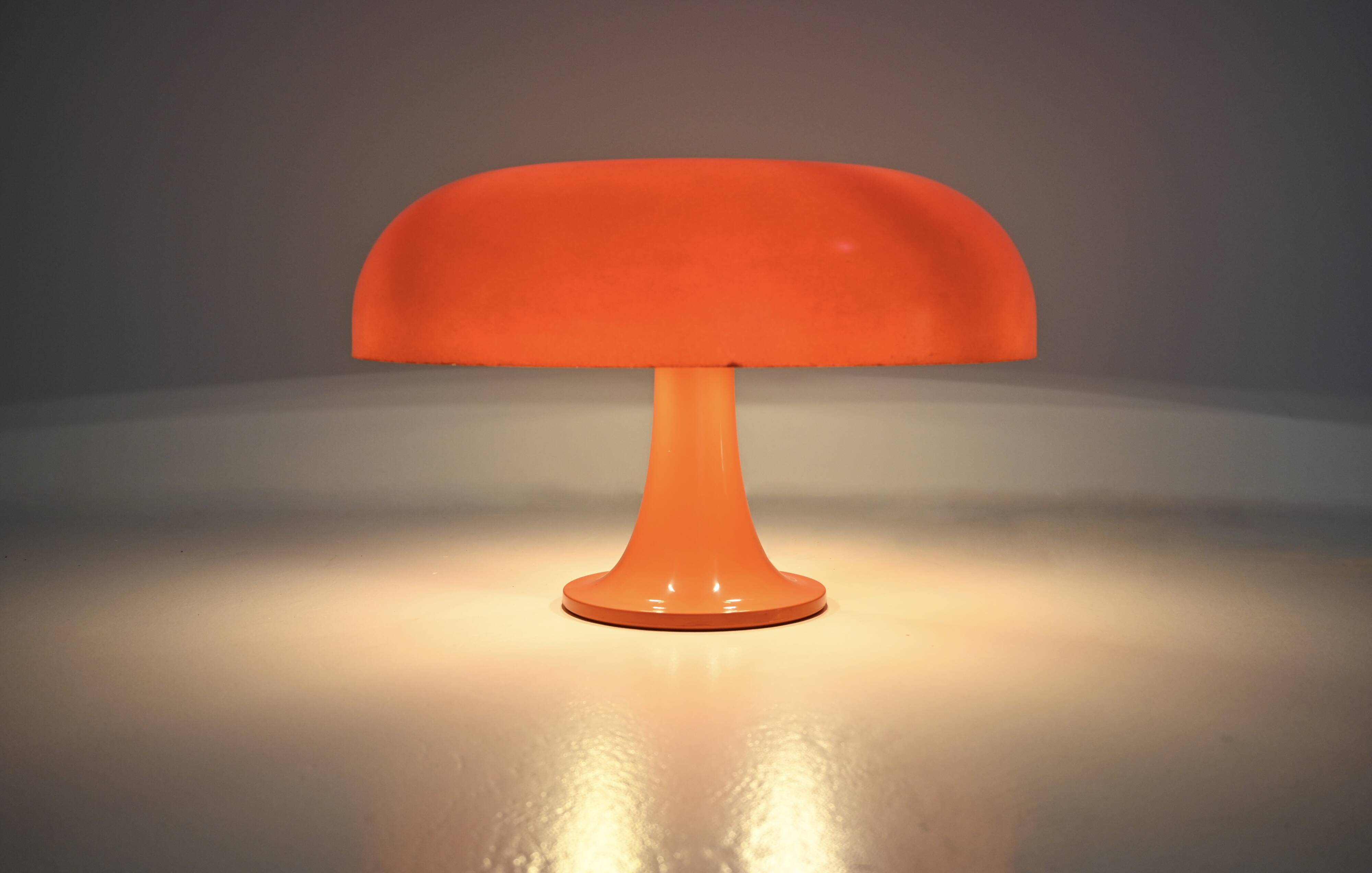 "Nesso" table lamp by Giancarlo Mattioli for Artemide, 1960s.