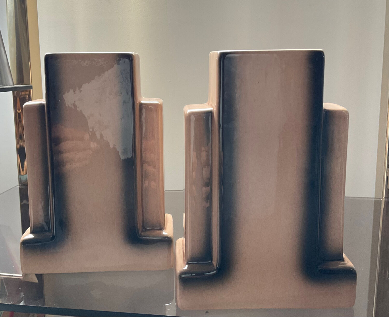 Pair of Skycraper Art Deco vases in glazed ceramic