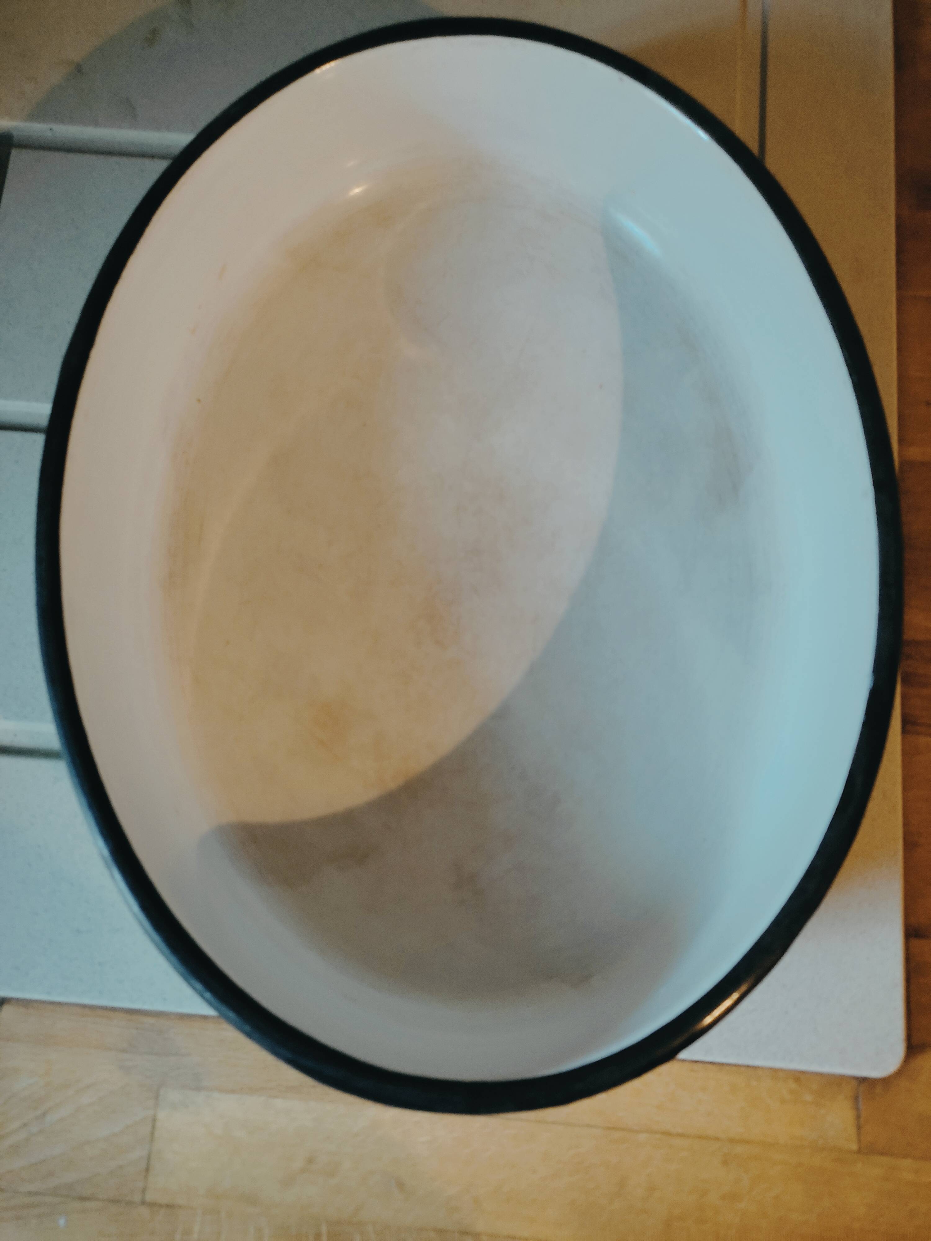 Enamelled metal oval dish