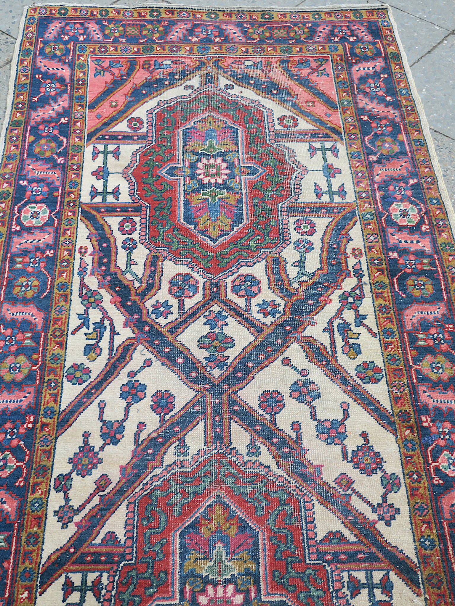 Heriz runner rug 558 cm x 90 cm, 1920s-1930s