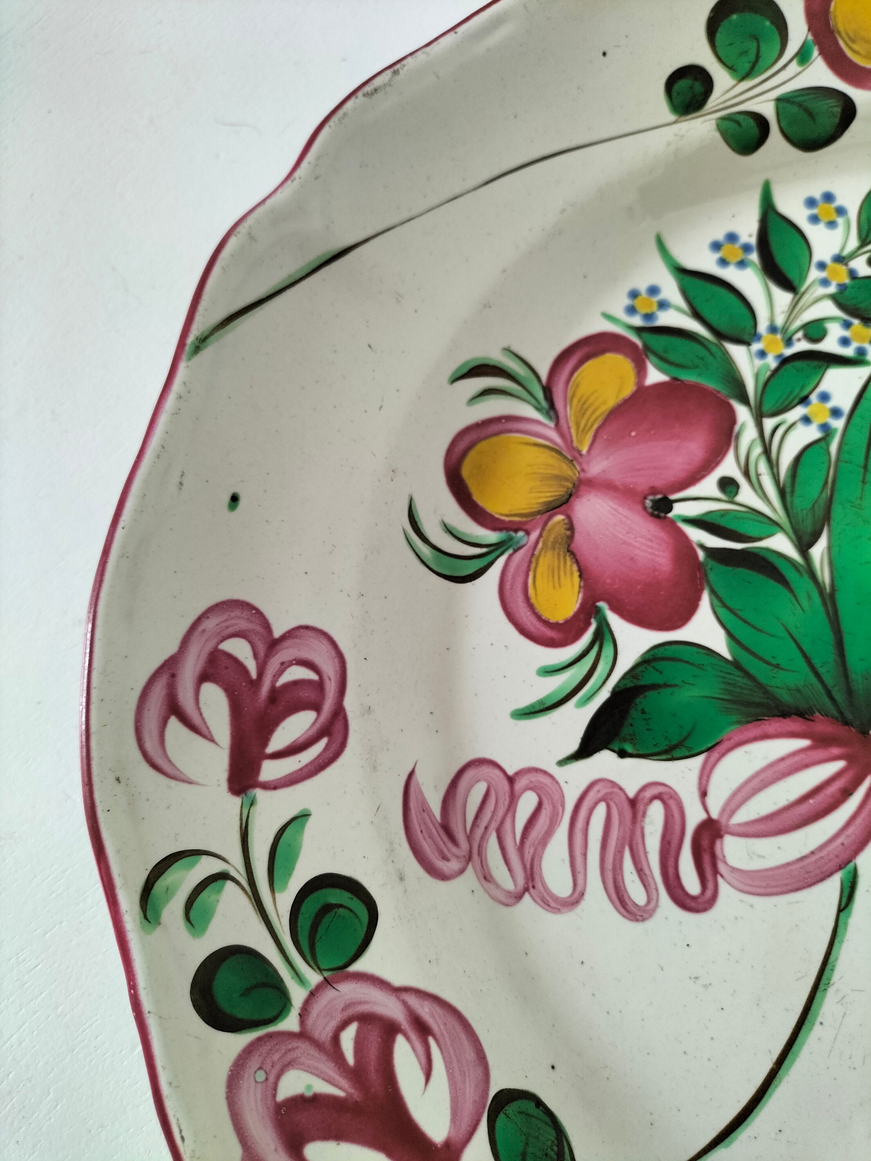 Large earthenware plate from the East – attributed to Islettes, 19th century