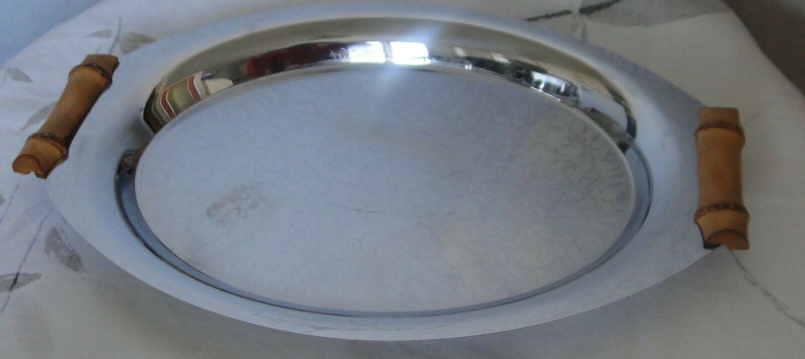 Metal tray for glass dishes for hors d'oeuvres or aperitifs