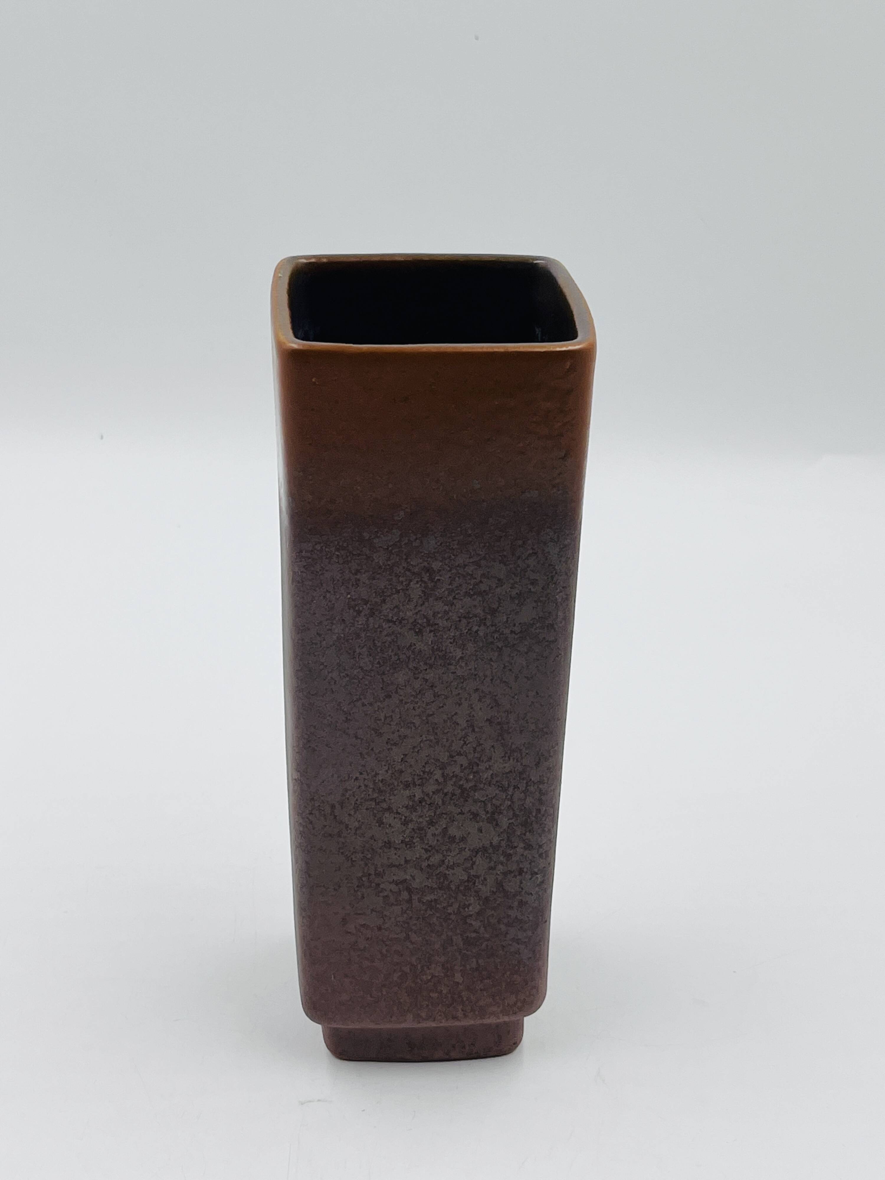 Strelha vase in brown ochre, architectural ceramic