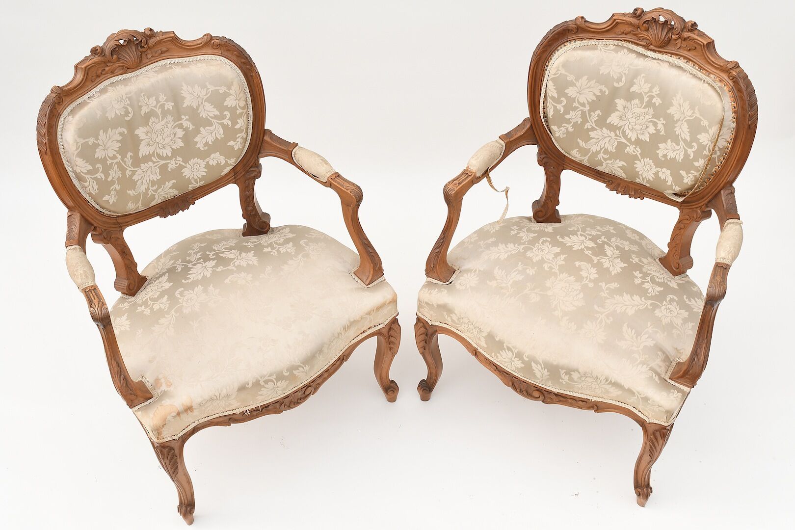 Mobilier de salon de style Louis XV