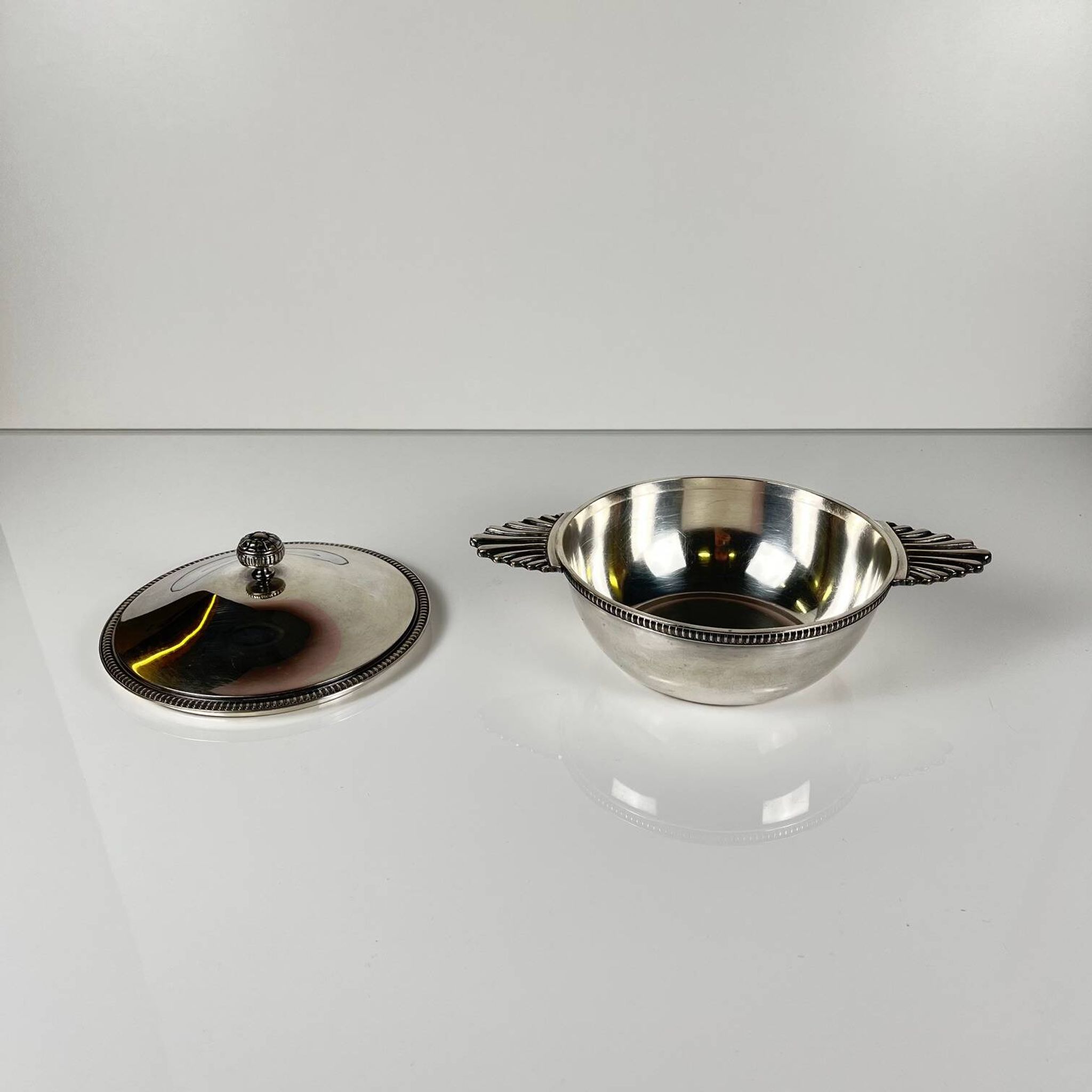 Sucrier en métal argenté, style Art Déco – XXe siècle