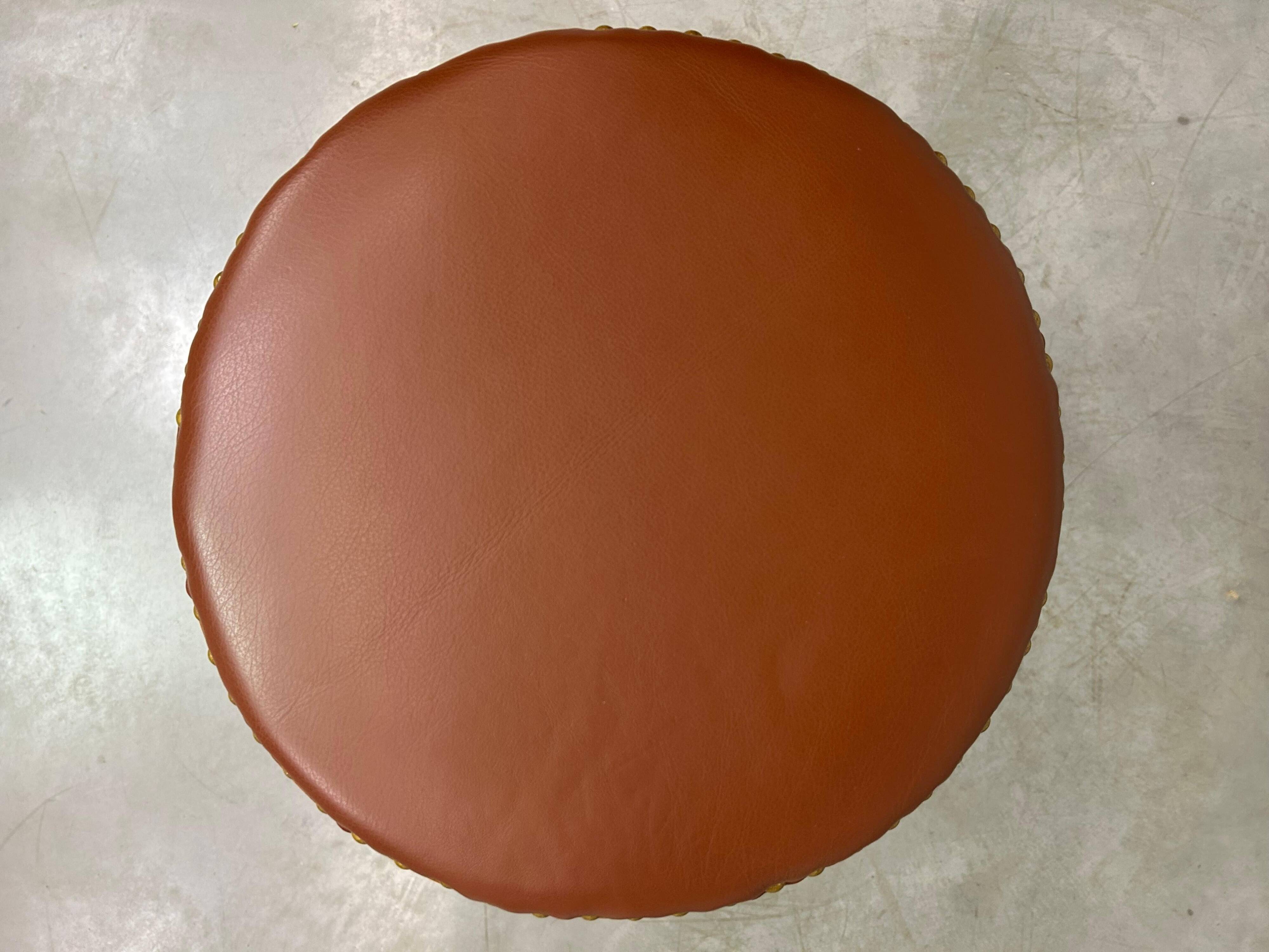 Swivel bar stool