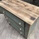 Commode en bois patinée
