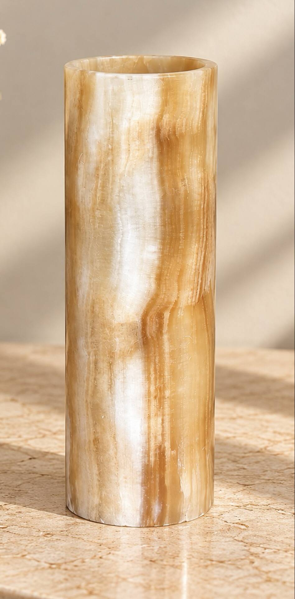 Vintage cylindrical vase in onyx – Veined natural stone