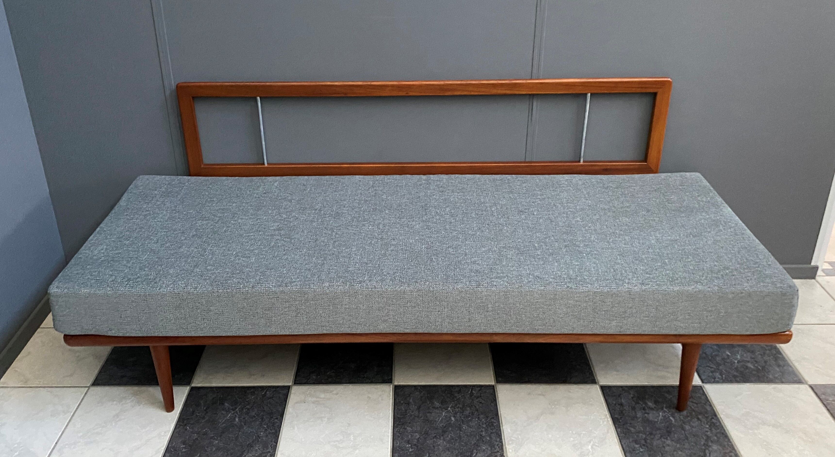Daybed by Peter Hvidt for France & Daverkosen