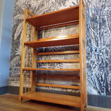 Bookseller's folding shelf