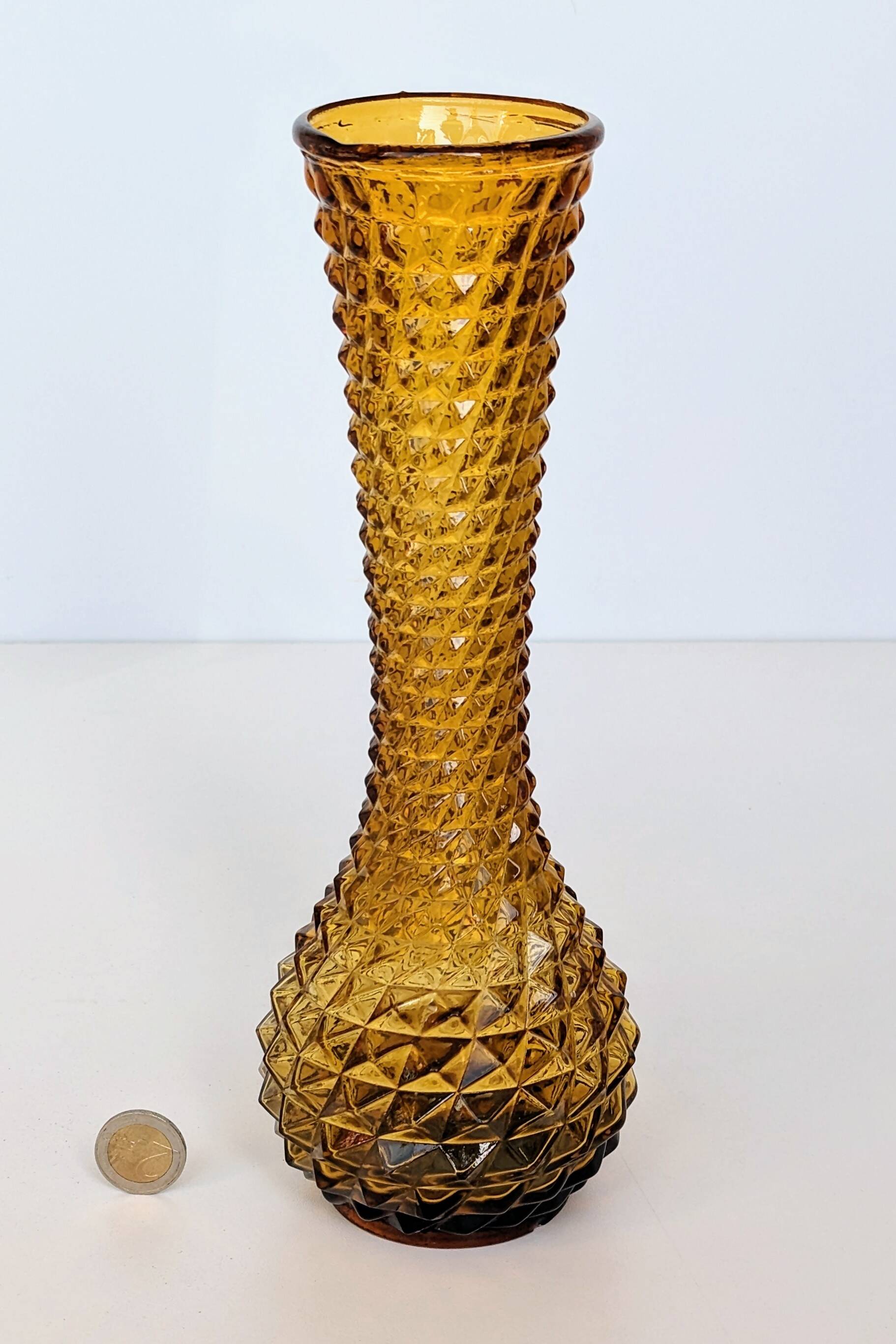 Amber yellow glass vase. d'Empoli diamond points - Year 1950 - Italy