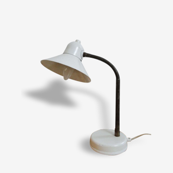 Desk lamp