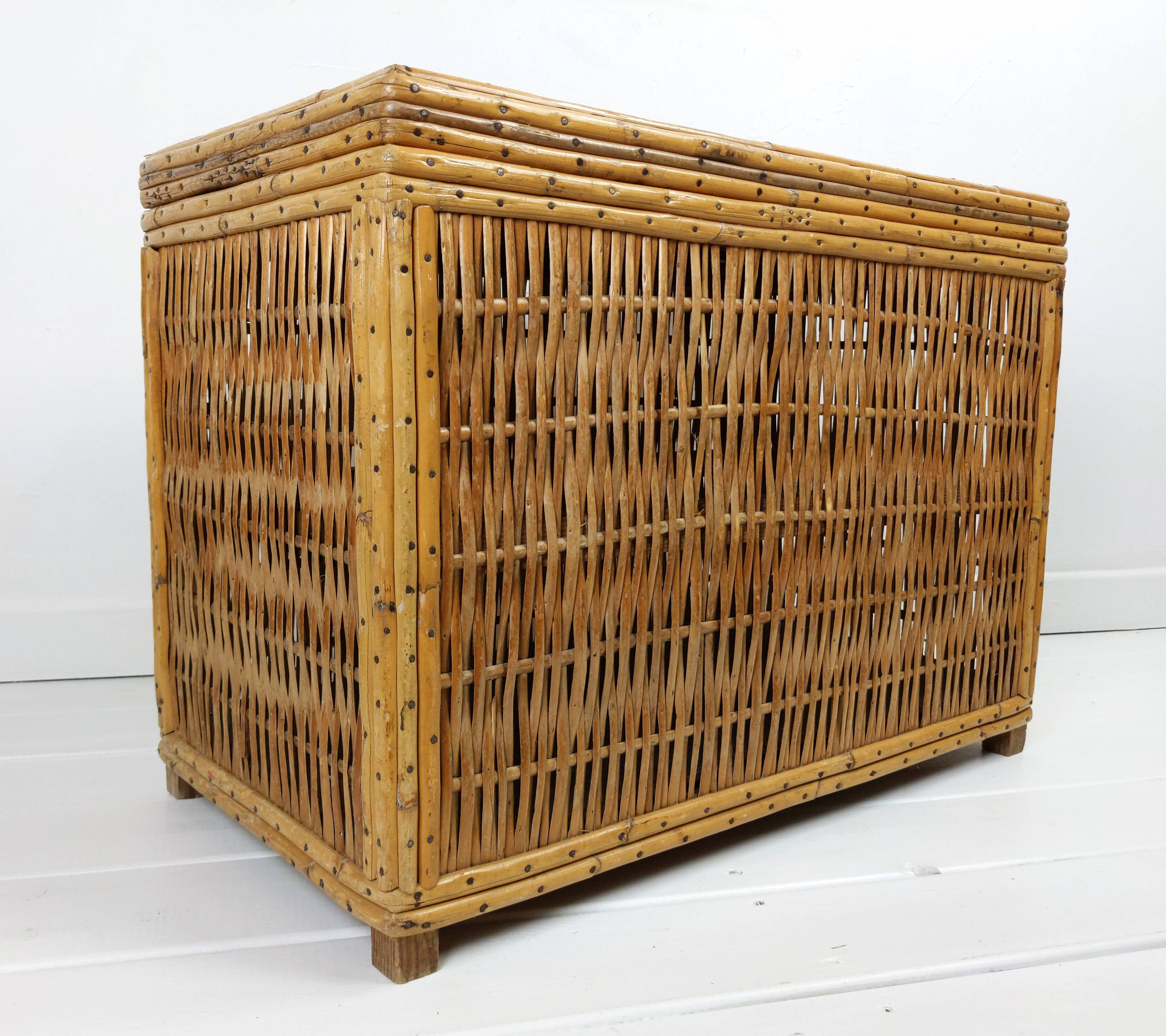 Coffee table or Chest in wicker, bamboo and wood of the 1960s Louis Sognot