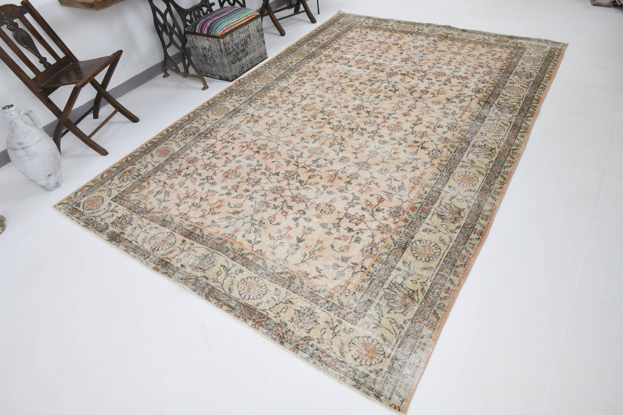 7x10 Classic Vintage Persian Rug, 204x305Cm
