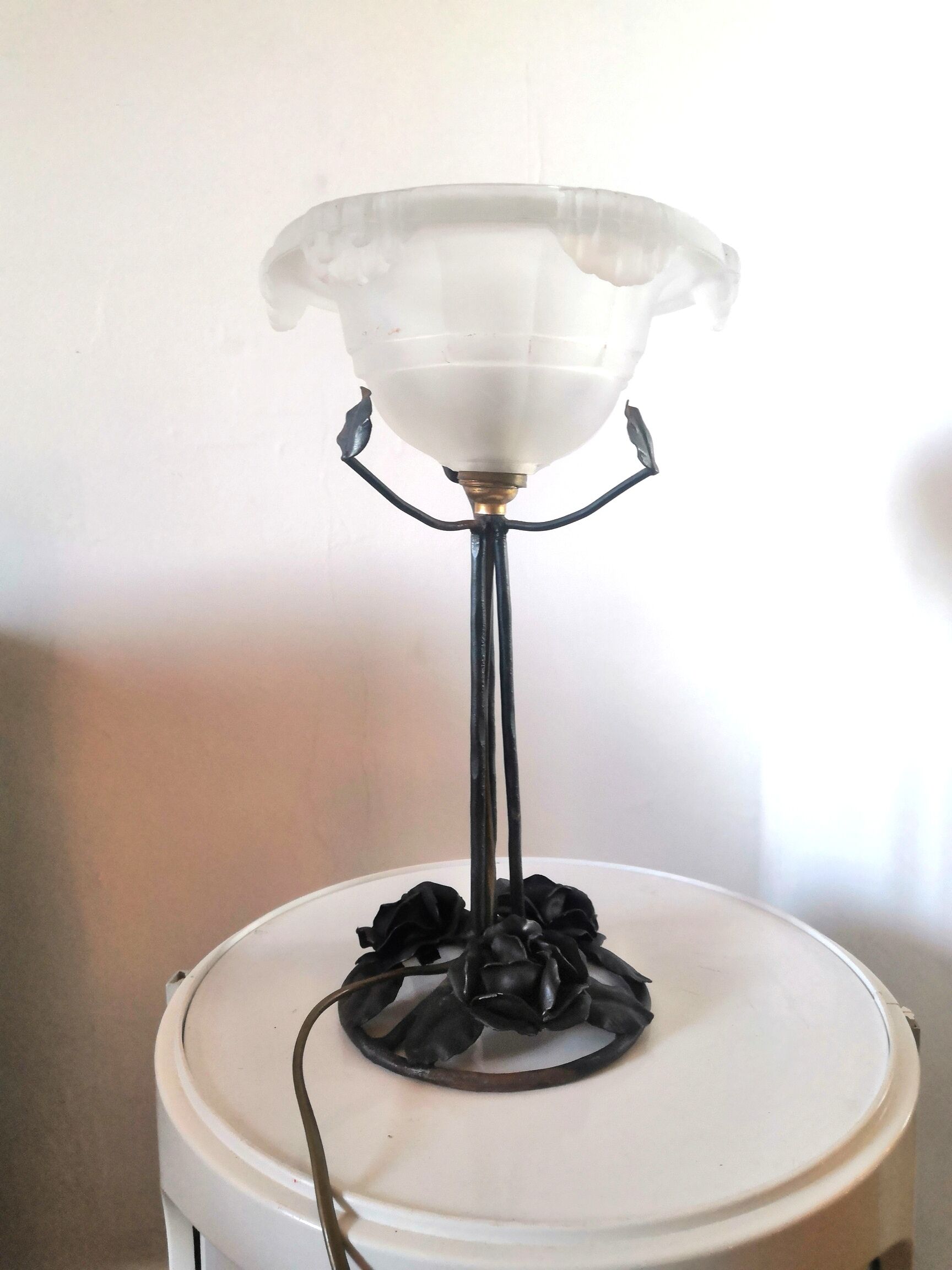Vintage lamp frosted basin foot with floral decoration design 60s - 70s