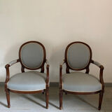 Lot de deux fauteuils style Louis XVI restaurés