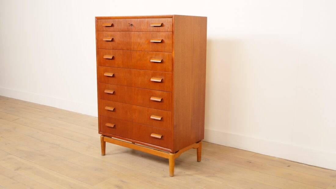 Vintage Danish chest of drawers | Teak | 7 drawers | 111 cm