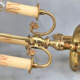 Lampe bouillotte en bronze de style Louis XVI, Trois lumières, Abat-jour peint en vert Craquelé