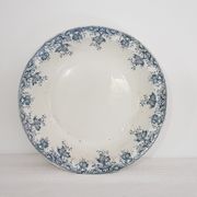 Plat creux en faïence de St Amand et Hamage modèle Primevère, terre de fer.
