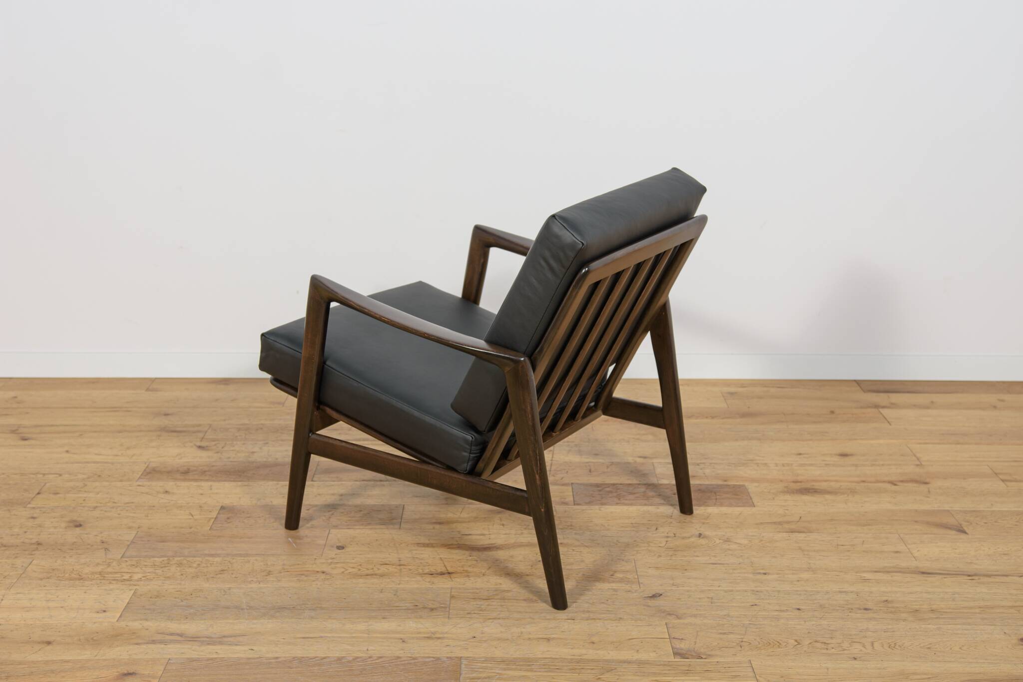 Model 300-139 Armchairs from Swarzędz Furniture Factory, Poland, 1960s, Set