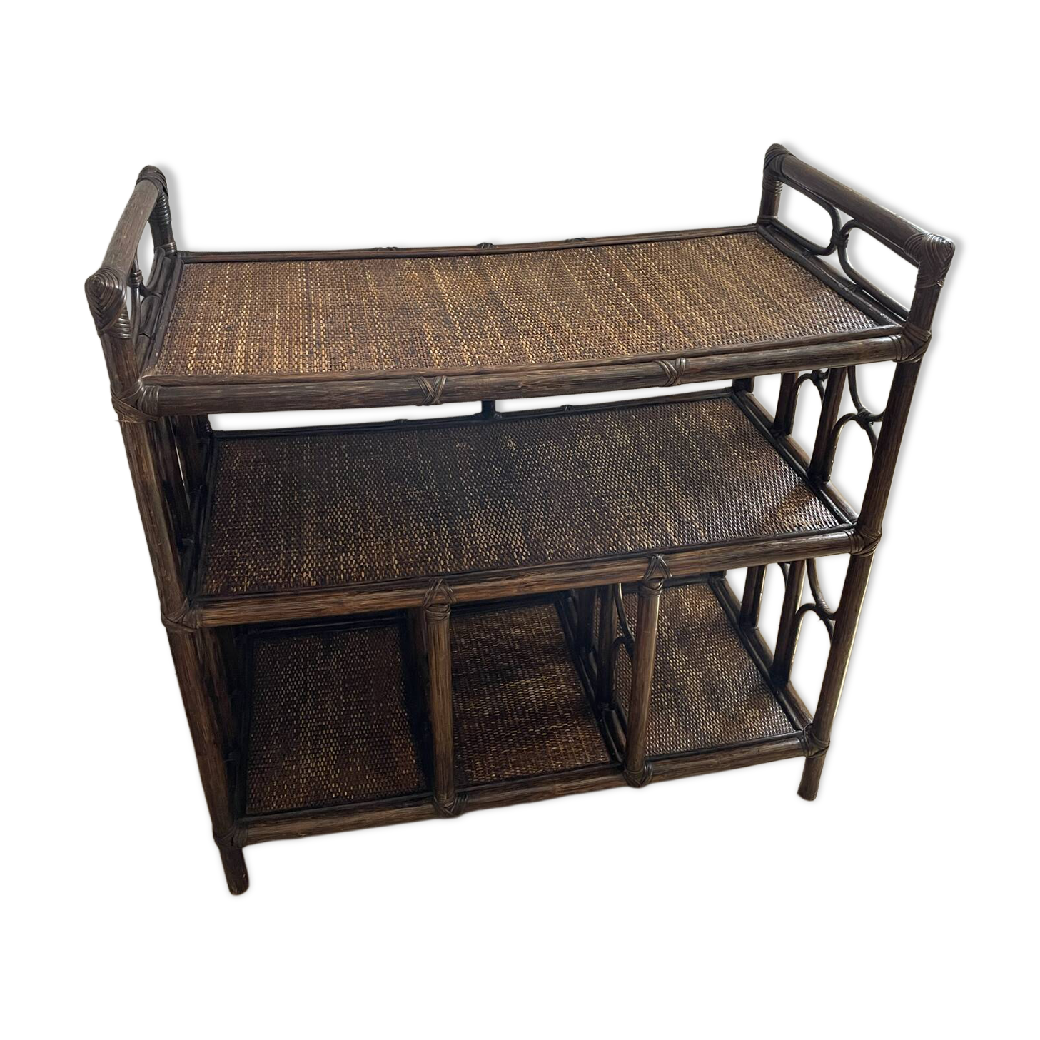 Étagère, console en rotin teinté