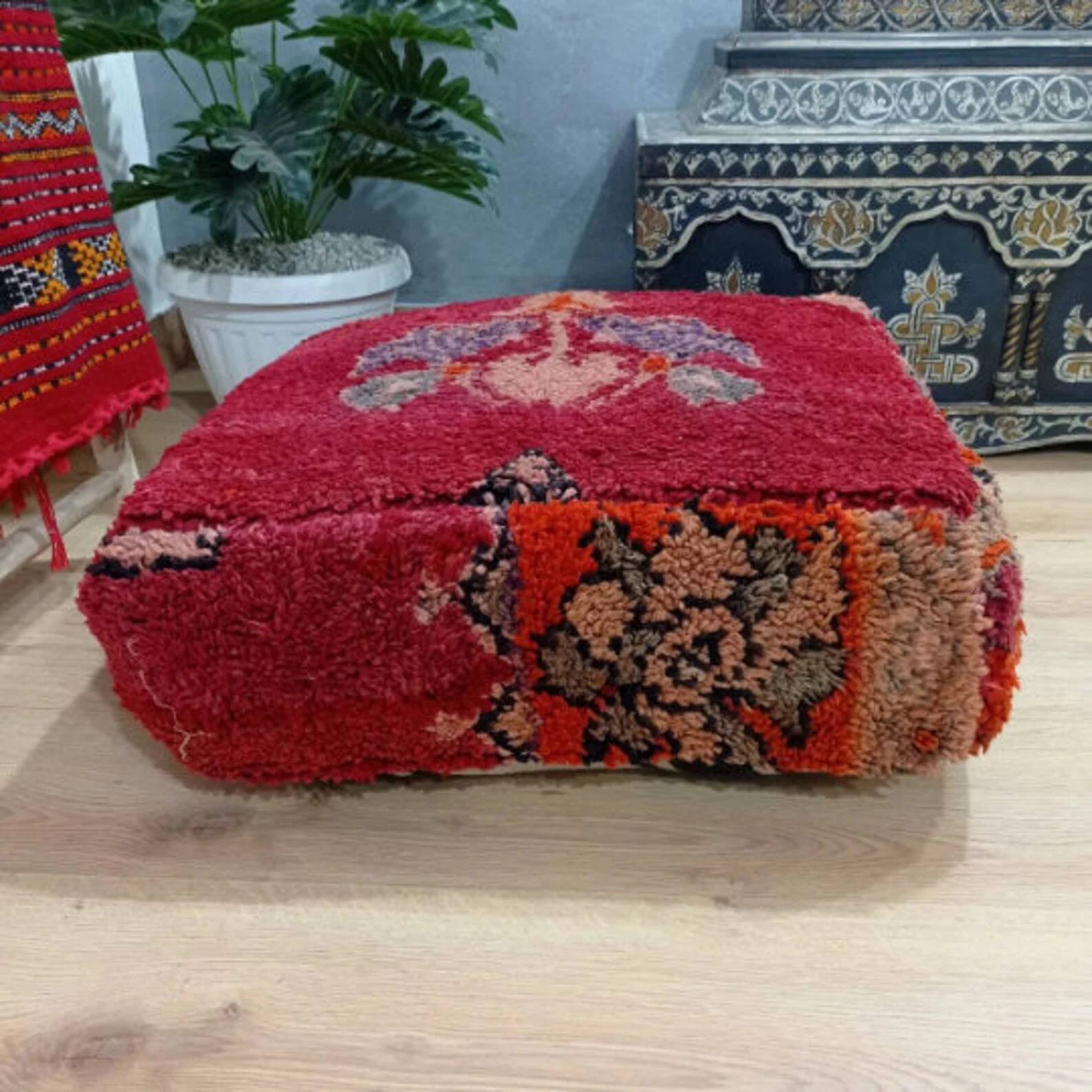 Handmade Berber pouf in wool 60 X 60 X 20 CM