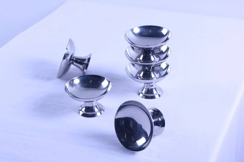 Set of 6 vintage stainless steel ice cream bowls