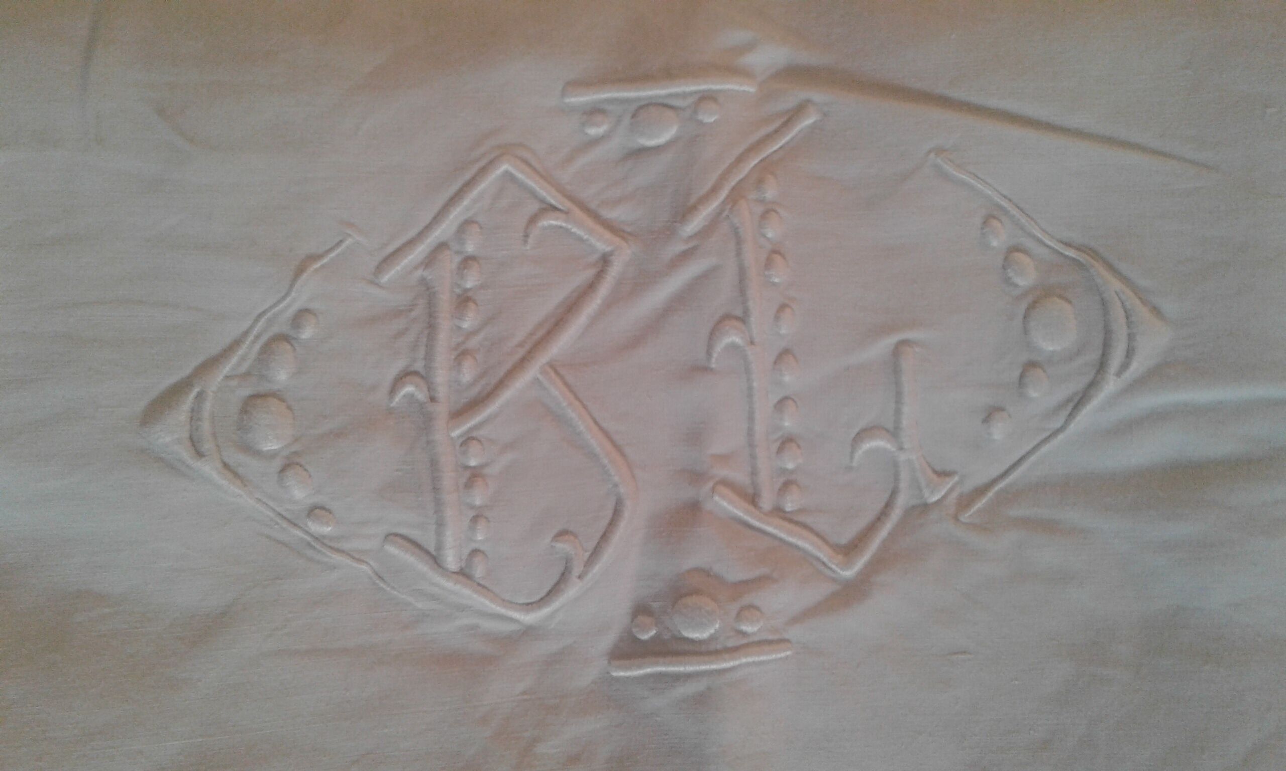 Lin Drap. BC embroidered monogram. Art deco