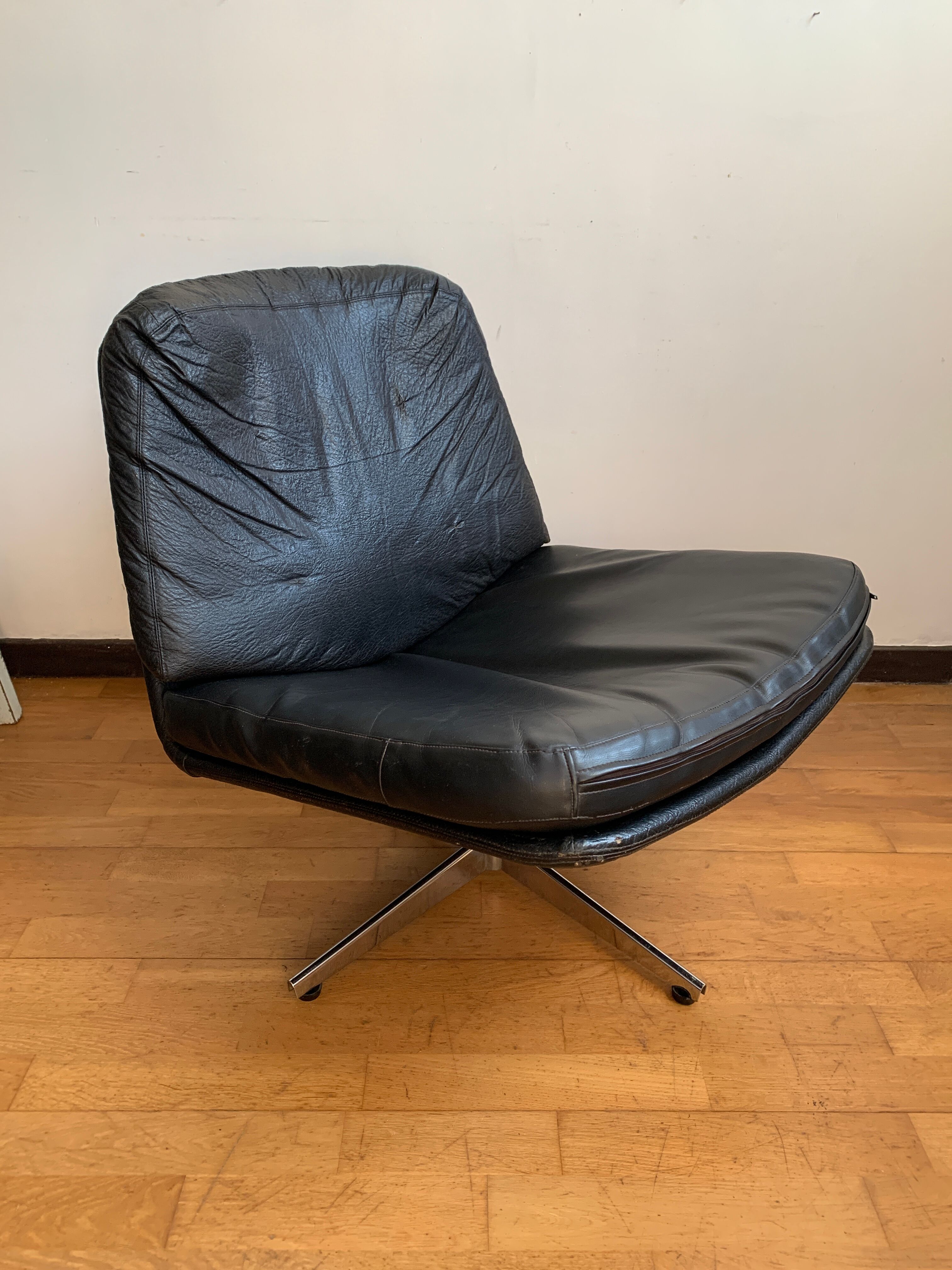 Swivel armchair 1970