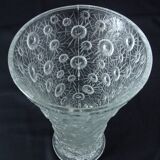 Vase 1960 with stylized flowers.