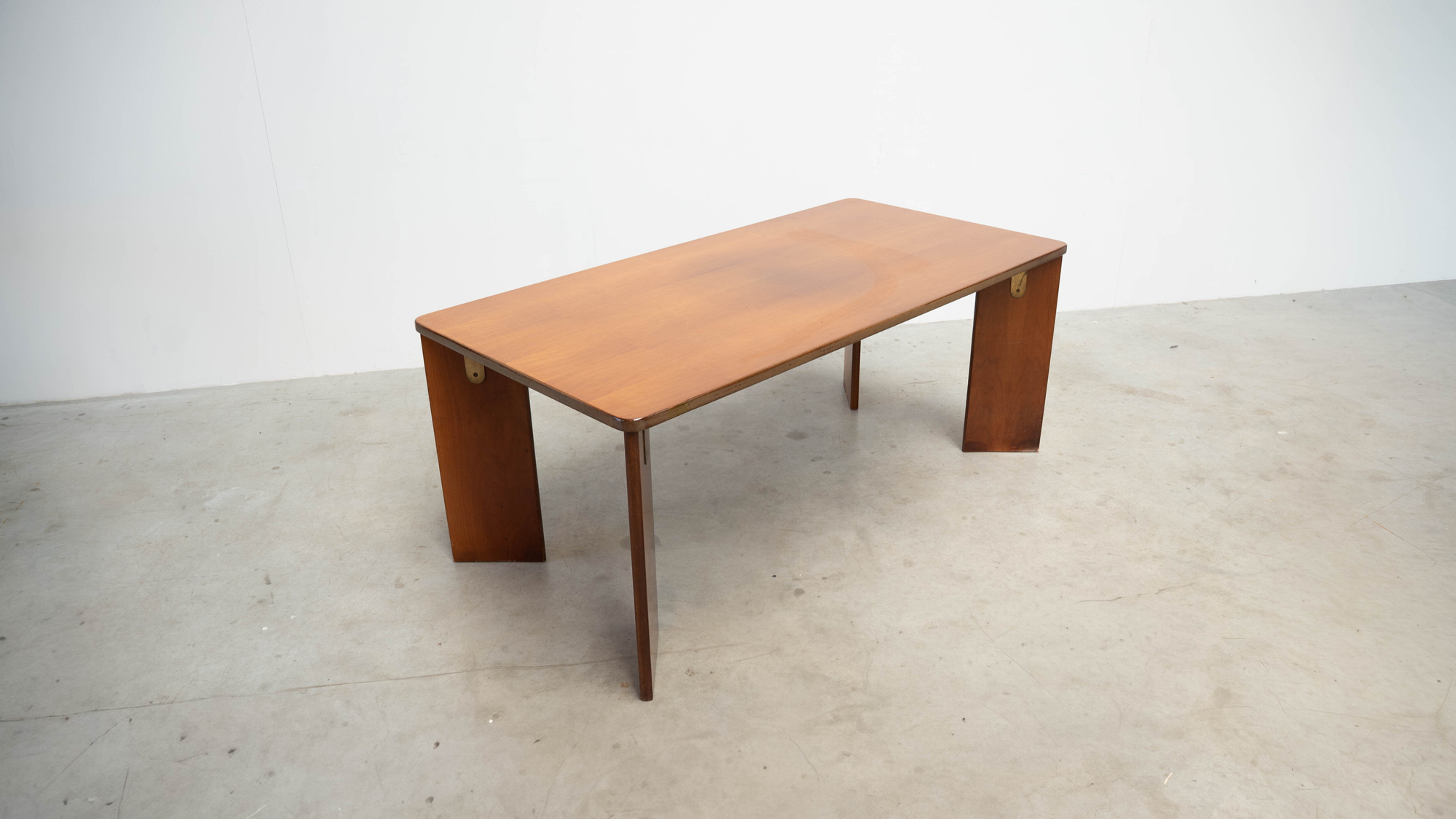 Italian sculptural dining table