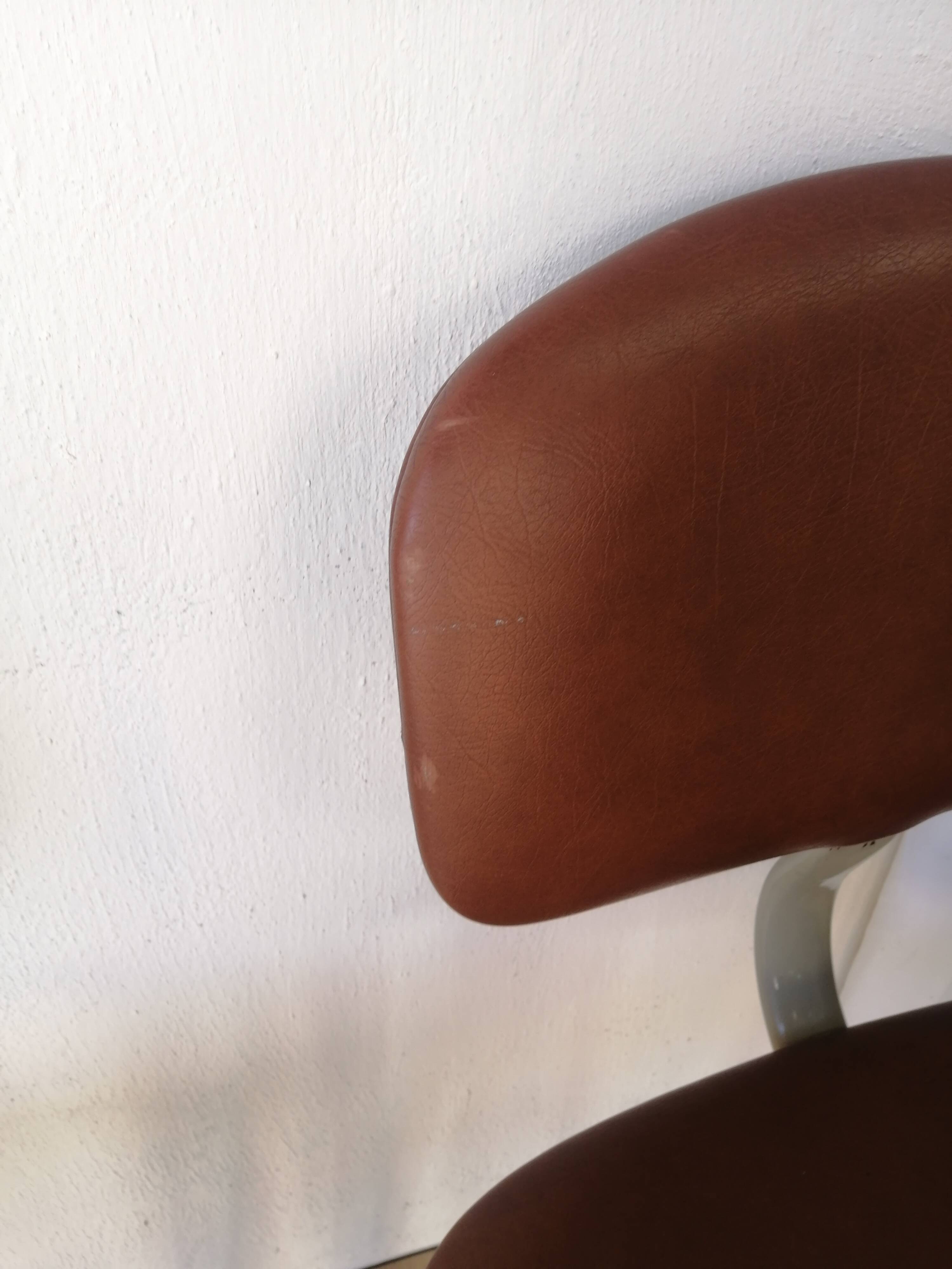 Set of 4 420-44 Strafor-Steelcase Vintage Chairs