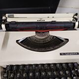 Adler Tippa Typewriter - Azerty Keyboard - works